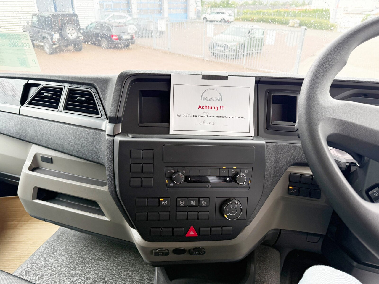 MAN TGS 33.440 6x6 BB CH RHD TGS 33.440 6x6 BB CH RHD, Euro2, Rechtslenker, Einzelbereifung - Kabiinišassiiga veoauto: pilt 3 MAN TGS 33.440 6x6 BB CH RHD TGS 33.440 6x6 BB CH RHD, Euro2, Rechtslenker, Einzelbereifung - Kabiinišassiiga veoauto: pilt 3