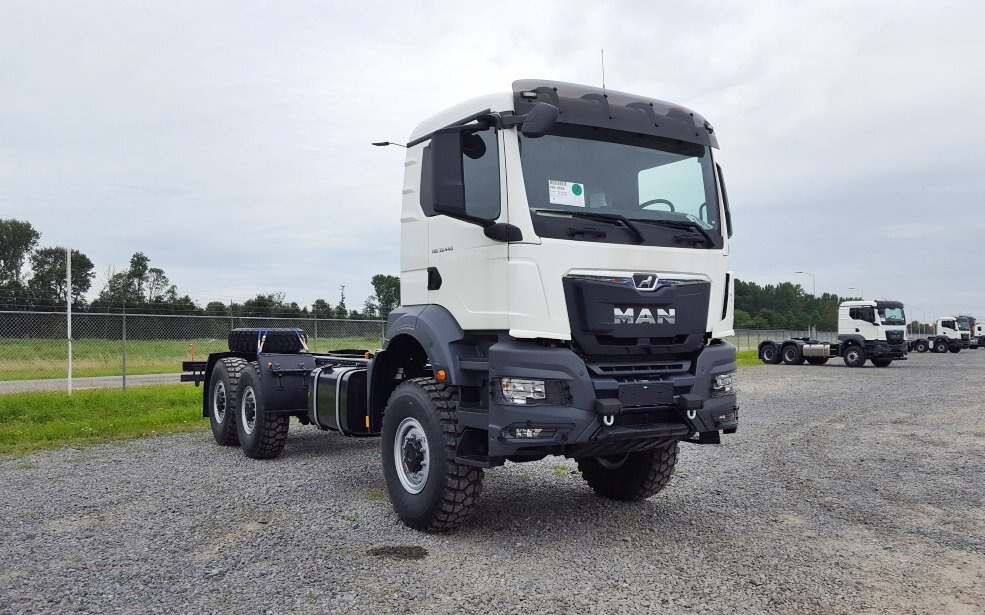 MAN TGS 33.440 6x6 BB CH TGS 33.440 6x6 BB CH, Euro2, Einzelbereifung - Kabiinišassiiga veoauto: pilt 3 MAN TGS 33.440 6x6 BB CH TGS 33.440 6x6 BB CH, Euro2, Einzelbereifung - Kabiinišassiiga veoauto: pilt 3