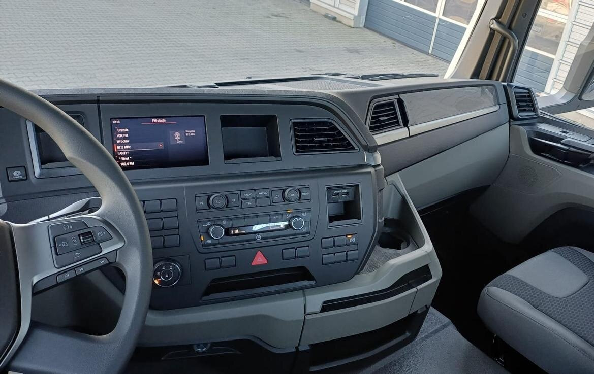 MAN TGS 33.440 6x6 BB CH TGS 33.440 6x6 BB CH, Hohe Bauart, Nebenantrieb - Kabiinišassiiga veoauto: pilt 5 MAN TGS 33.440 6x6 BB CH TGS 33.440 6x6 BB CH, Hohe Bauart, Nebenantrieb - Kabiinišassiiga veoauto: pilt 5