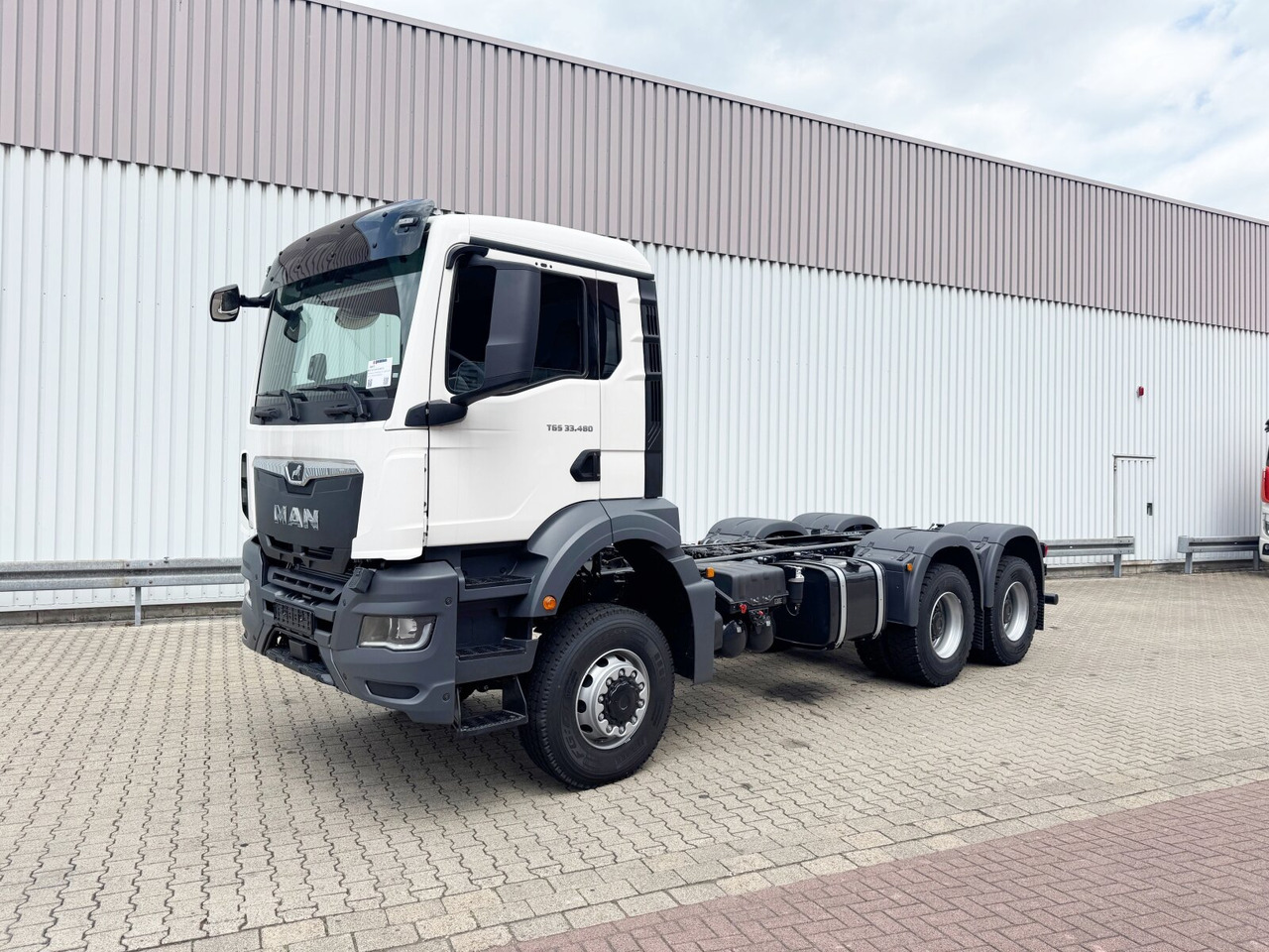 MAN TGS 33.480 6x6 BB CH TGS 33.480 6x6 BB CH, Hohe Bauart, Nebenantrieb - Kabiinišassiiga veoauto: pilt 1 MAN TGS 33.480 6x6 BB CH TGS 33.480 6x6 BB CH, Hohe Bauart, Nebenantrieb - Kabiinišassiiga veoauto: pilt 1