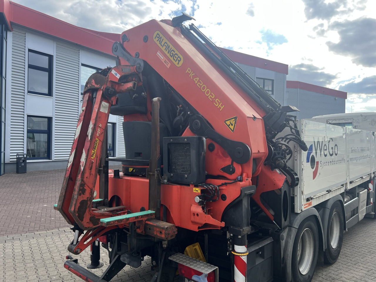 MAN TGS 35.440 8x4 BL TGS 35.440 8x4 BL, Navi, Heckkran Palfinger PK42002 SH-F + Jip PJ 060 B, 24,9m-730kg, Funk - Kraanaga veoauto, Madelveok/ Platvormveok: pilt 4 MAN TGS 35.440 8x4 BL TGS 35.440 8x4 BL, Navi, Heckkran Palfinger PK42002 SH-F + Jip PJ 060 B, 24,9m-730kg, Funk - Kraanaga veoauto, Madelveok/ Platvormveok: pilt 4