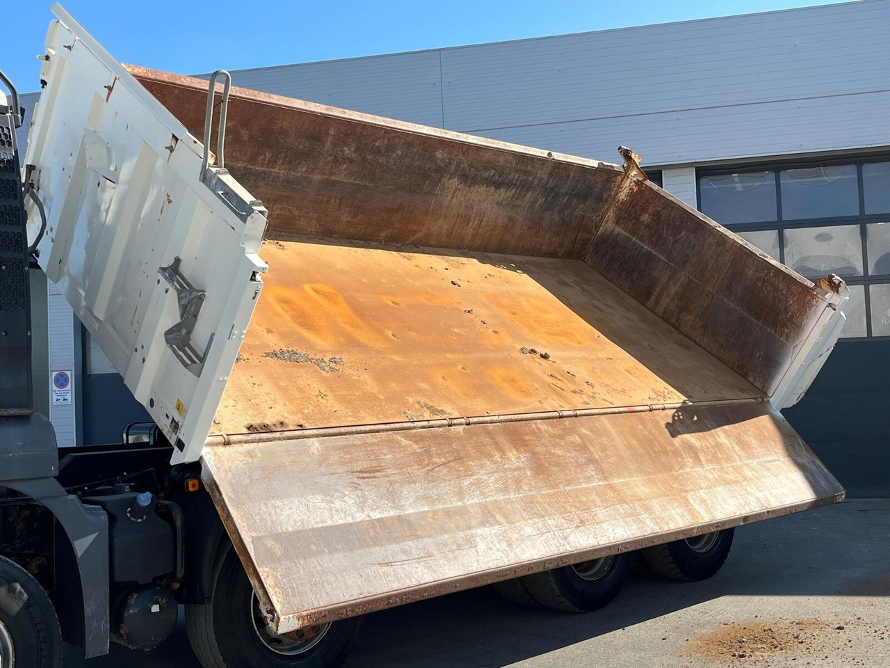 MAN TGS 35.460 8X4 BB TGS 35.460 8X4 BB, Meiller Bordmatik 13m³ - Kallurauto: pilt 2 MAN TGS 35.460 8X4 BB TGS 35.460 8X4 BB, Meiller Bordmatik 13m³ - Kallurauto: pilt 2