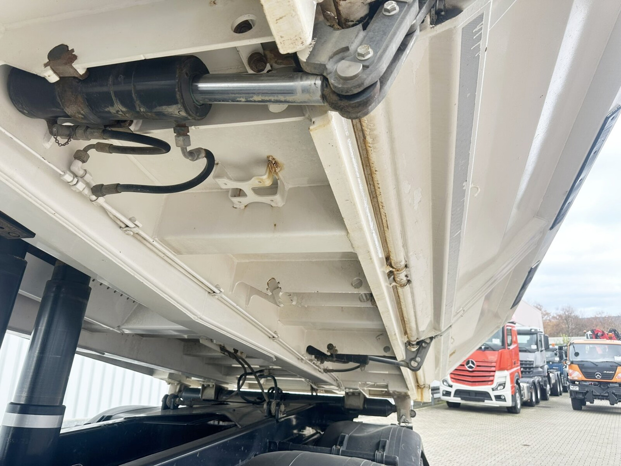 MAN TGS 35.460 8X4 BB TGS 35.460 8X4 BB, Meiller Bordmatik, Rollplane, 13m³ - Kallurauto: pilt 2 MAN TGS 35.460 8X4 BB TGS 35.460 8X4 BB, Meiller Bordmatik, Rollplane, 13m³ - Kallurauto: pilt 2