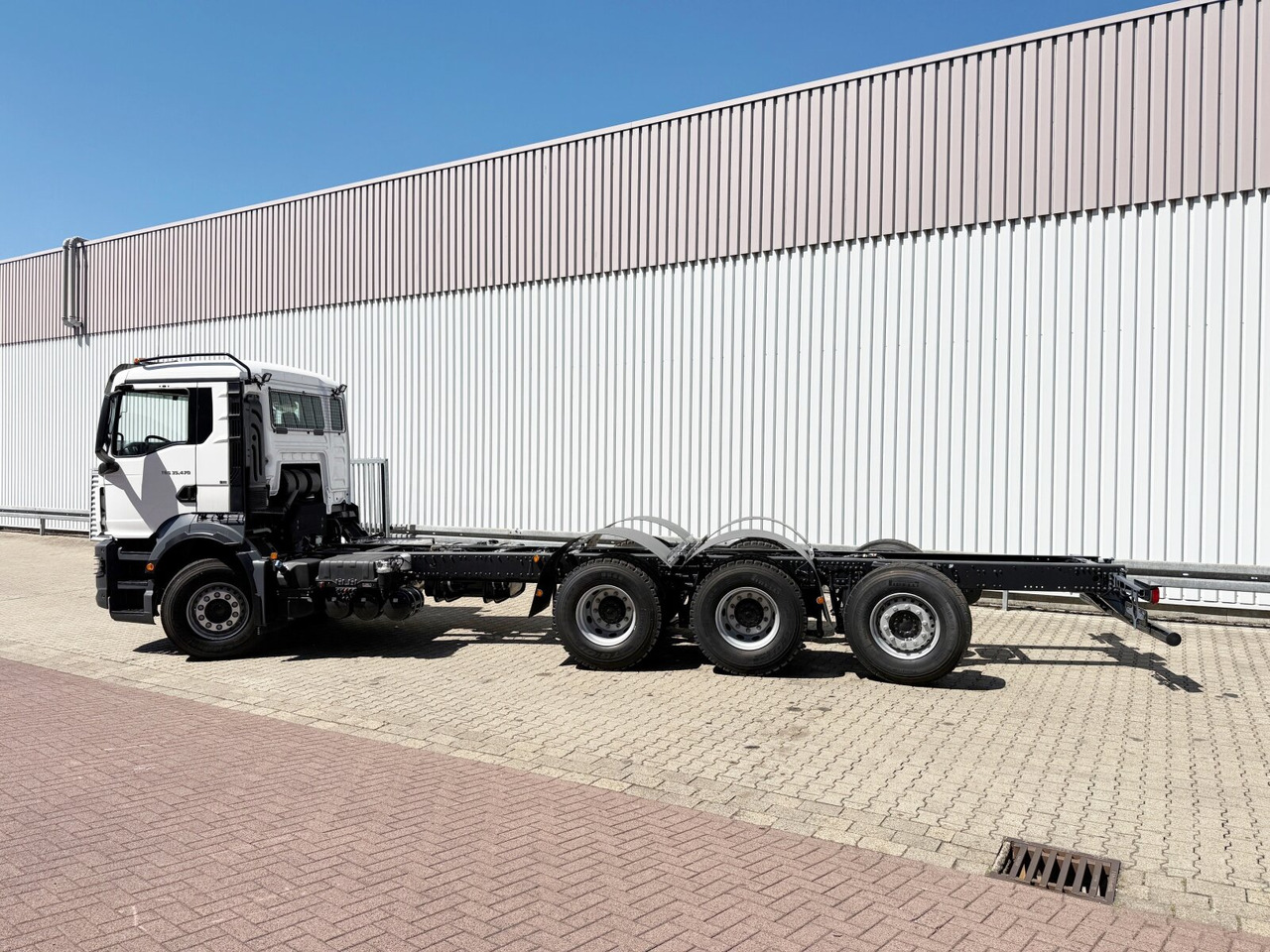 Uus Kabiinišassiiga veoauto MAN TGS 35.470 8x4-4 BL TGS 35.470 8x4-4 BL, Lenk-/Liftachse, Navi, Motorabtrieb: pilt 13