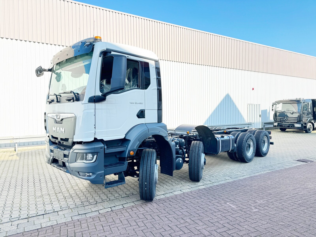 MAN TGS 35.480 8x6H BL CH TGS 35.480 8x6H BL CH, HydroDrive, Navi, Nebenantrieb - Kabiinišassiiga veoauto: pilt 1 MAN TGS 35.480 8x6H BL CH TGS 35.480 8x6H BL CH, HydroDrive, Navi, Nebenantrieb - Kabiinišassiiga veoauto: pilt 1