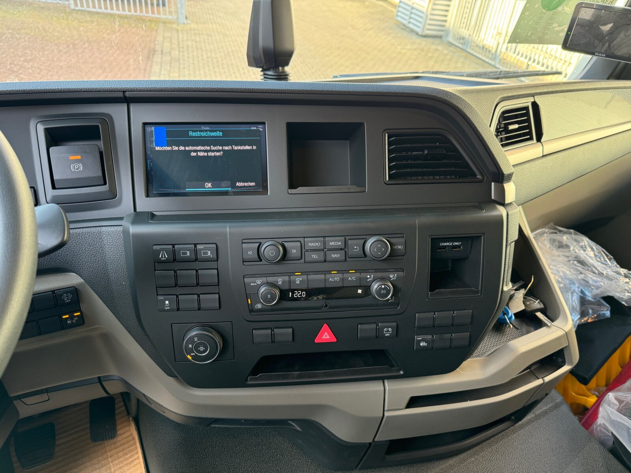 MAN TGS 35.480 8x6H BL CH TGS 35.480 8x6H BL CH, HydroDrive, Navi, Nebenantrieb - Kabiinišassiiga veoauto: pilt 5 MAN TGS 35.480 8x6H BL CH TGS 35.480 8x6H BL CH, HydroDrive, Navi, Nebenantrieb - Kabiinišassiiga veoauto: pilt 5