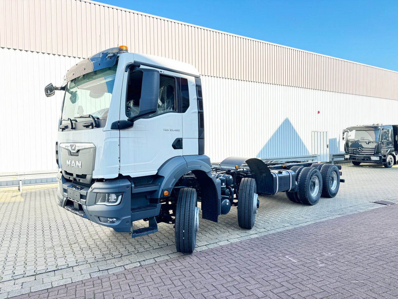 MAN TGS 35.480 8x6H BL CH TGS 35.480 8x6H BL CH, HydroDrive, Navi, Nebenantrieb - Kabiinišassiiga veoauto: pilt 1 MAN TGS 35.480 8x6H BL CH TGS 35.480 8x6H BL CH, HydroDrive, Navi, Nebenantrieb - Kabiinišassiiga veoauto: pilt 1