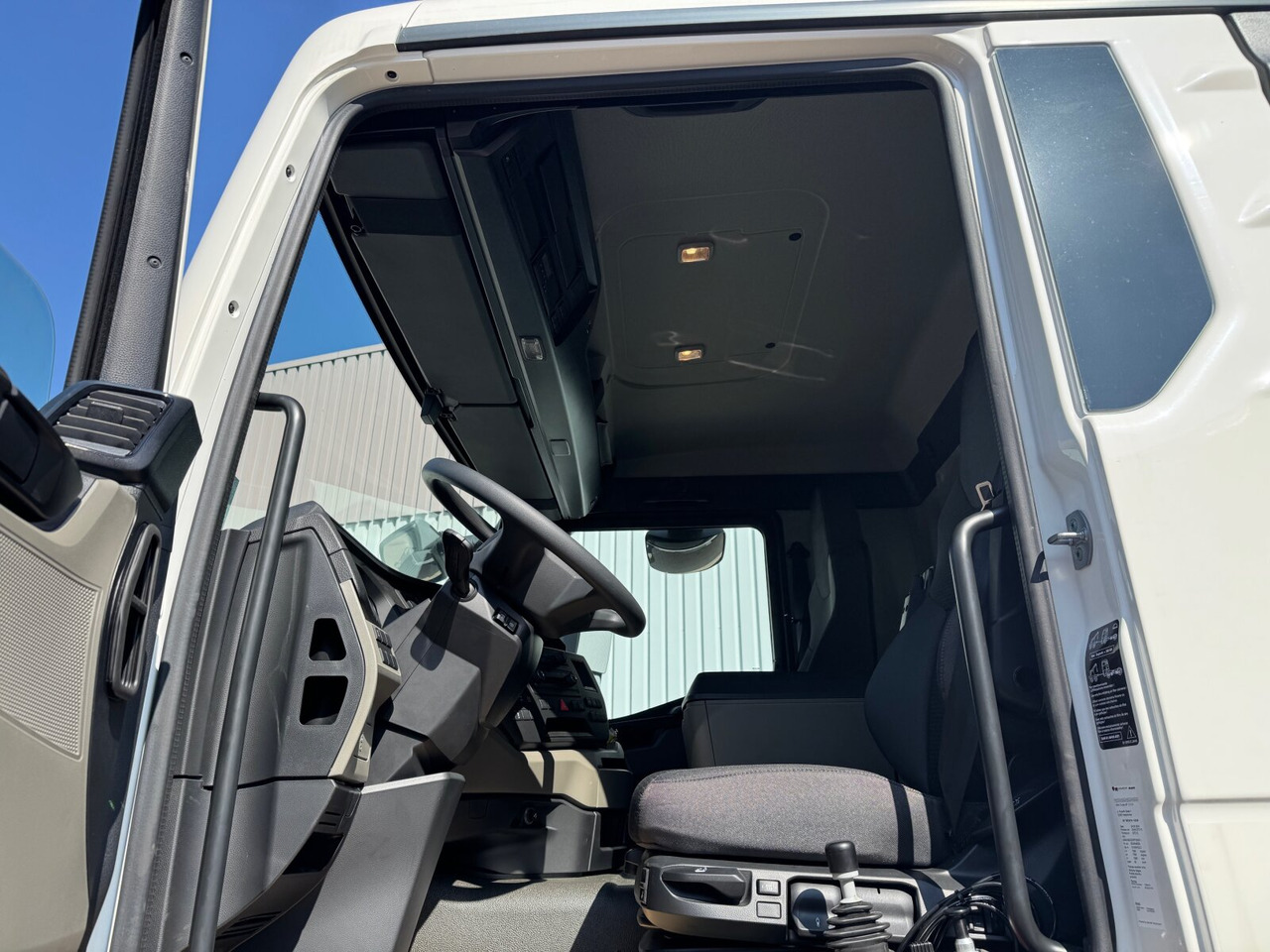 MAN TGS 41.440/480 8x4 BB TGS 41.440/480 8x4 BB, Standard Mulde ca. 18m³ - Kabiinišassiiga veoauto: pilt 2 MAN TGS 41.440/480 8x4 BB TGS 41.440/480 8x4 BB, Standard Mulde ca. 18m³ - Kabiinišassiiga veoauto: pilt 2