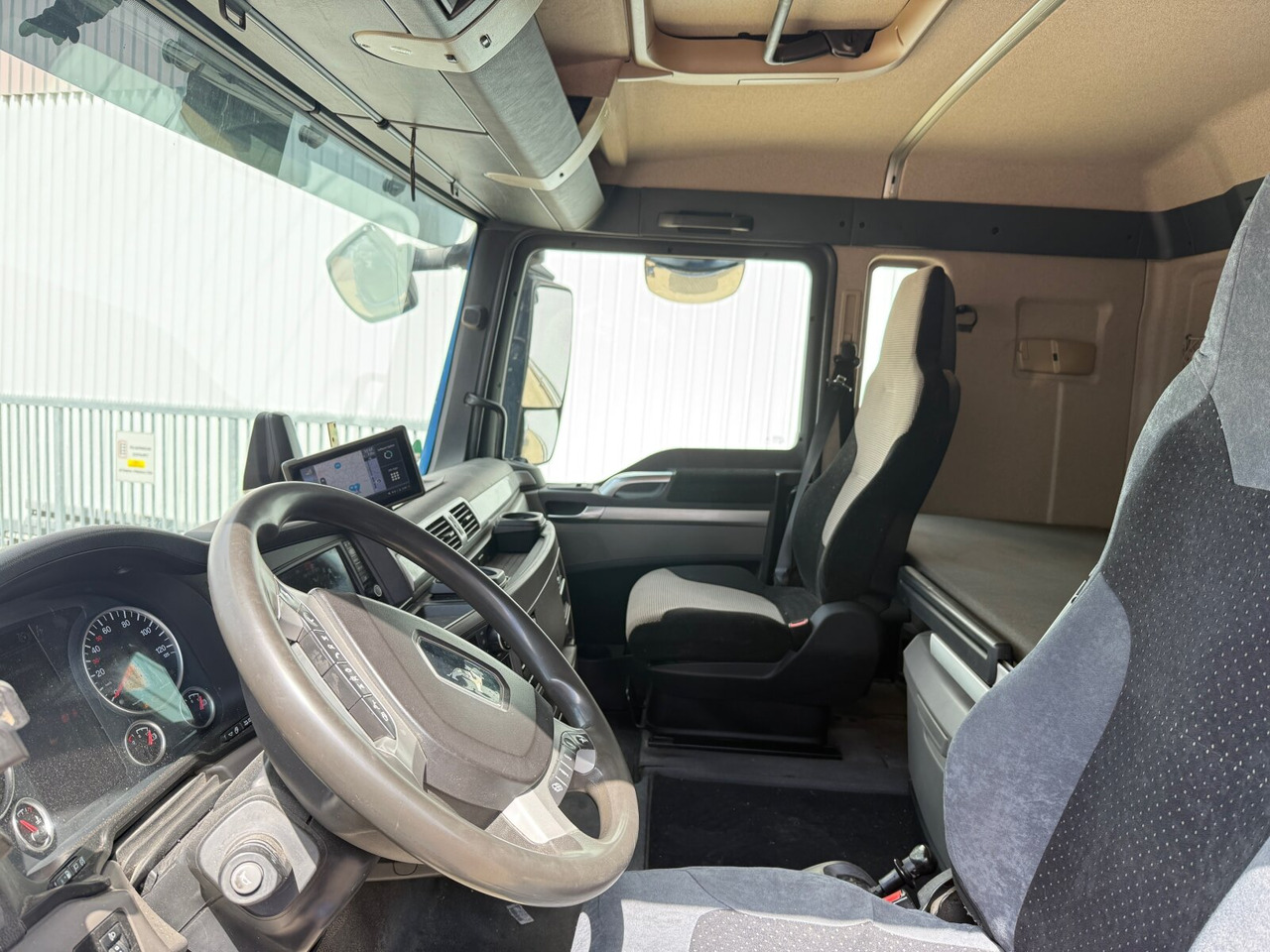 MAN TGX 26.580 6x2-4 BL TGX 26.580 6x2-4 BL, Intarder, Lenk-/Liftachse, Funk - Konkstõstukiga veoauto: pilt 3 MAN TGX 26.580 6x2-4 BL TGX 26.580 6x2-4 BL, Intarder, Lenk-/Liftachse, Funk - Konkstõstukiga veoauto: pilt 3