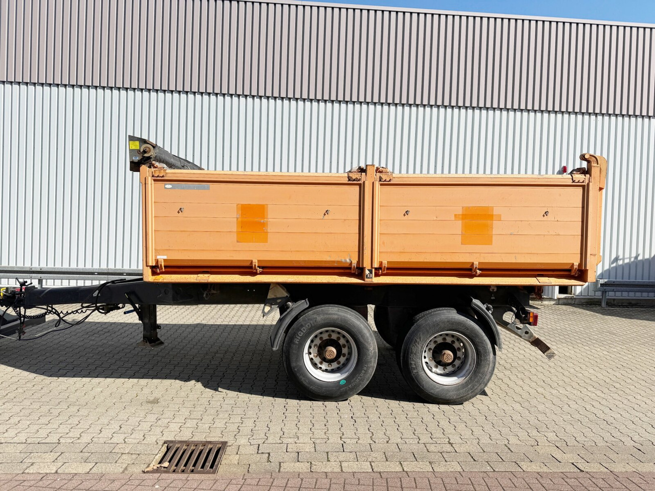 Meiller Meiller MZDA 18/2 Meiller MZDA 18/2, geteilte Alu-Bordwände, ca. 11m³ - Kalluri järelhaagis: pilt 4 Meiller Meiller MZDA 18/2 Meiller MZDA 18/2, geteilte Alu-Bordwände, ca. 11m³ - Kalluri järelhaagis: pilt 4