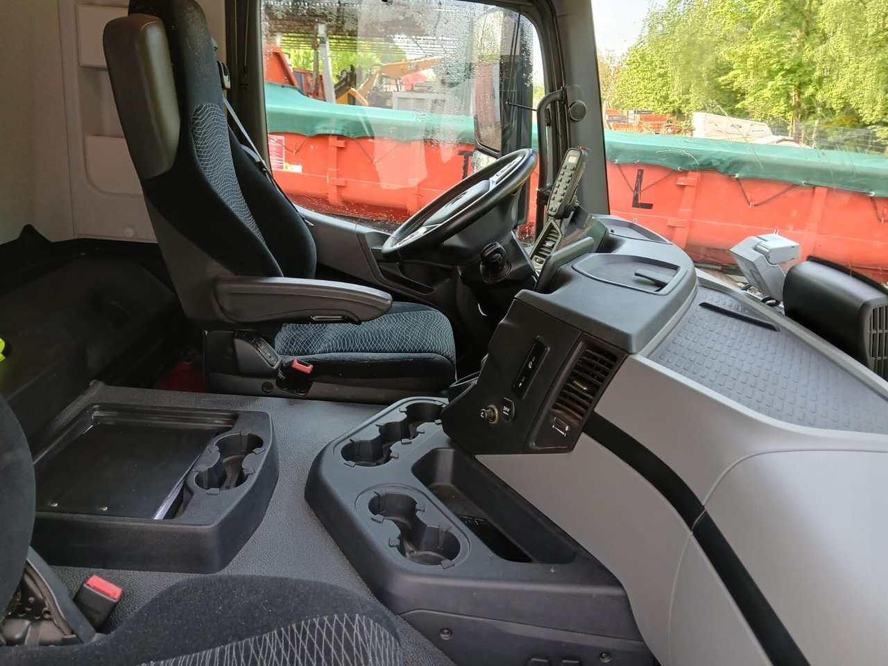 Mercedes-Benz Actros 1832 L 4x2 Actros 1832 L 4x2, Navi, MultimediaCockpit, Funk - Nöörtõstukiga veoauto: pilt 4 Mercedes-Benz Actros 1832 L 4x2 Actros 1832 L 4x2, Navi, MultimediaCockpit, Funk - Nöörtõstukiga veoauto: pilt 4