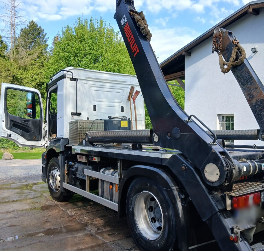 Mercedes-Benz Actros 1832 L 4x2 Actros 1832 L 4x2, Navi, MultimediaCockpit, Funk - Nöörtõstukiga veoauto: pilt 3 Mercedes-Benz Actros 1832 L 4x2 Actros 1832 L 4x2, Navi, MultimediaCockpit, Funk - Nöörtõstukiga veoauto: pilt 3