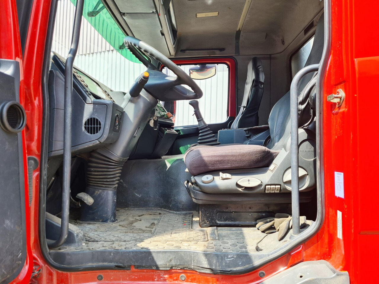 Mercedes-Benz Actros 1835 K 4x2 Actros 1835 K 4x2 - Kabiinišassiiga veoauto: pilt 3 Mercedes-Benz Actros 1835 K 4x2 Actros 1835 K 4x2 - Kabiinišassiiga veoauto: pilt 3