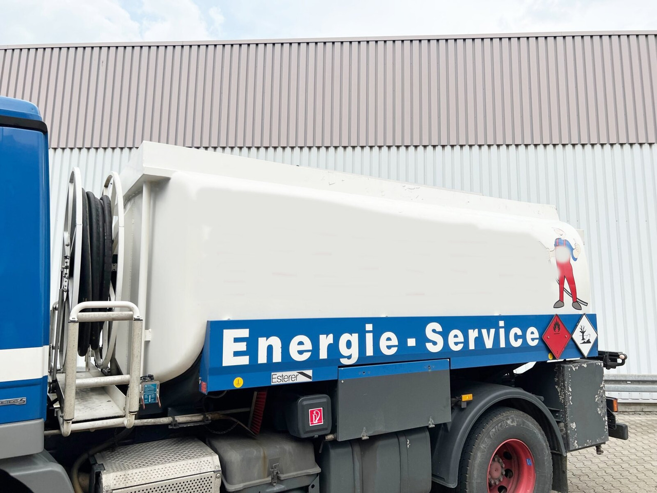 Mercedes-Benz Actros 1841 L 4x2 Actros 1841 L 4x2, Esterer-Tankaufbau, 3 Kammern, 14.000l, ADR - Tsisternauto: pilt 5 Mercedes-Benz Actros 1841 L 4x2 Actros 1841 L 4x2, Esterer-Tankaufbau, 3 Kammern, 14.000l, ADR - Tsisternauto: pilt 5