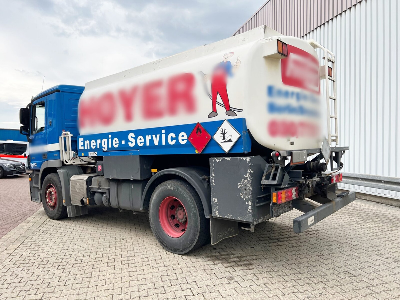 Mercedes-Benz Actros 1841 L 4x2 Actros 1841 L 4x2, Esterer-Tankaufbau, 3 Kammern, 14.000l, ADR - Tsisternauto: pilt 3 Mercedes-Benz Actros 1841 L 4x2 Actros 1841 L 4x2, Esterer-Tankaufbau, 3 Kammern, 14.000l, ADR - Tsisternauto: pilt 3