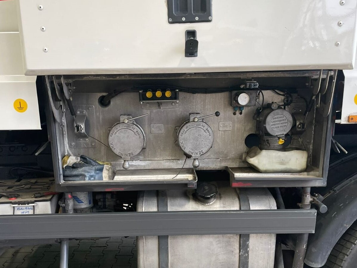 Mercedes-Benz Actros 1844 L 4x2 Actros 1844 L 4x2, Tank 14.250l - Tsisternauto: pilt 3 Mercedes-Benz Actros 1844 L 4x2 Actros 1844 L 4x2, Tank 14.250l - Tsisternauto: pilt 3