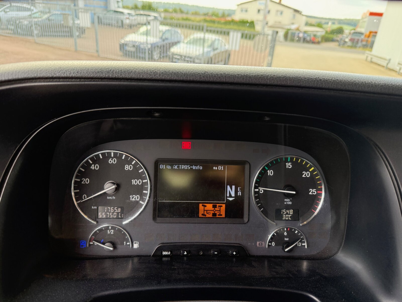 Mercedes-Benz Actros 2532 L 6x2 Actros 2532 L 6x2, Liftachse, Kran Hiab 244EP-5 HiDuo, Funk - Kraanaga veoauto, Madelveok/ Platvormveok: pilt 4 Mercedes-Benz Actros 2532 L 6x2 Actros 2532 L 6x2, Liftachse, Kran Hiab 244EP-5 HiDuo, Funk - Kraanaga veoauto, Madelveok/ Platvormveok: pilt 4