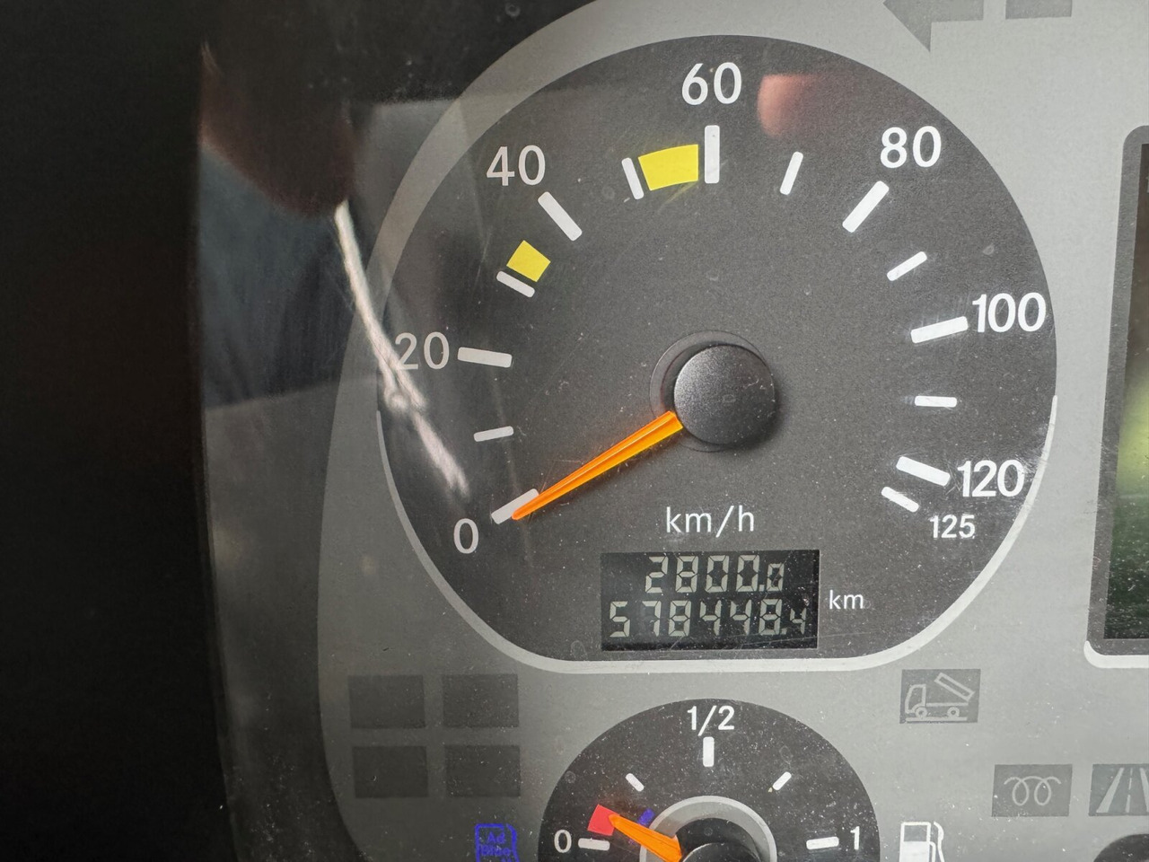 Mercedes-Benz Actros 2541 L 6x2 Actros 2541 L 6x2, Retader, Lenkachse - Konkstõstukiga veoauto: pilt 3 Mercedes-Benz Actros 2541 L 6x2 Actros 2541 L 6x2, Retader, Lenkachse - Konkstõstukiga veoauto: pilt 3