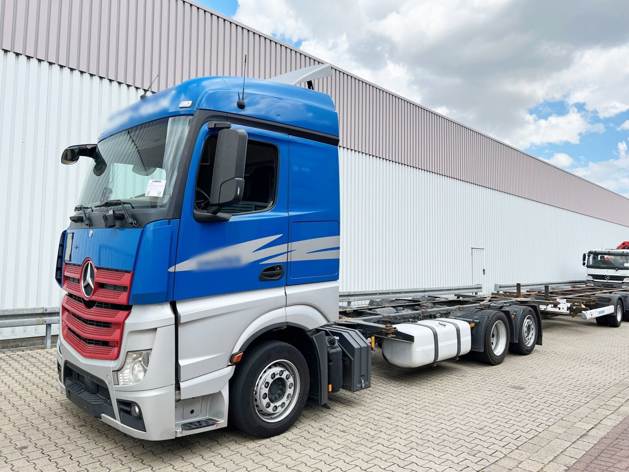Mercedes-Benz Actros 2542/48 L/nR 6x2 Actros 2542/48 L/nR 6x2, Retarder, Standklima, StreamSpace, SoloStar - Konteinerveduk/ Tõstukiga veoauto: pilt 1 Mercedes-Benz Actros 2542/48 L/nR 6x2 Actros 2542/48 L/nR 6x2, Retarder, Standklima, StreamSpace, SoloStar - Konteinerveduk/ Tõstukiga veoauto: pilt 1