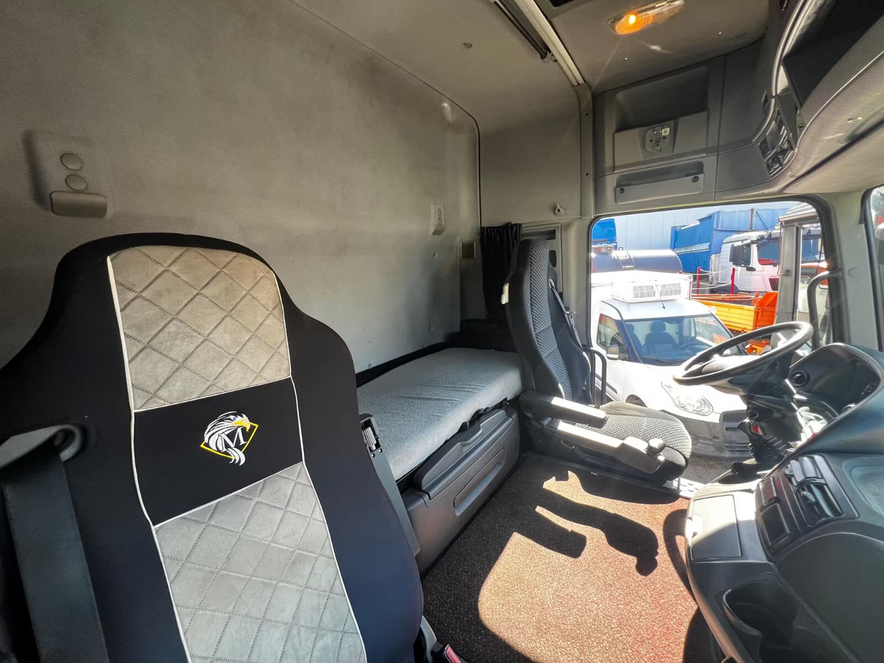 Mercedes-Benz Actros 2544 L 6x2 Actros 2544 L 6x2, Lenkachse, Kran MKG HLK531HP-a5, Funk - Madelveok/ Platvormveok, Kraanaga veoauto: pilt 3 Mercedes-Benz Actros 2544 L 6x2 Actros 2544 L 6x2, Lenkachse, Kran MKG HLK531HP-a5, Funk - Madelveok/ Platvormveok, Kraanaga veoauto: pilt 3