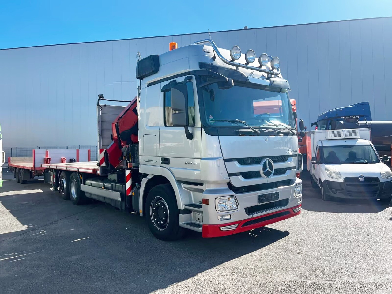 Mercedes-Benz Actros 2544 L 6x2 Actros 2544 L 6x2, Lenkachse, Kran MKG HLK531HP-a5, Funk - Madelveok/ Platvormveok, Kraanaga veoauto: pilt 5 Mercedes-Benz Actros 2544 L 6x2 Actros 2544 L 6x2, Lenkachse, Kran MKG HLK531HP-a5, Funk - Madelveok/ Platvormveok, Kraanaga veoauto: pilt 5
