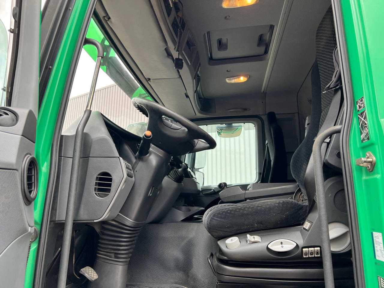 Mercedes-Benz Actros 2544 L 6x2 Actros 2544 L 6x2, Retarder, Lenkachse, Heckkran HMF 3000-K5 + Jip, Funk - Kraanaga veoauto, Madelveok/ Platvormveok: pilt 5 Mercedes-Benz Actros 2544 L 6x2 Actros 2544 L 6x2, Retarder, Lenkachse, Heckkran HMF 3000-K5 + Jip, Funk - Kraanaga veoauto, Madelveok/ Platvormveok: pilt 5