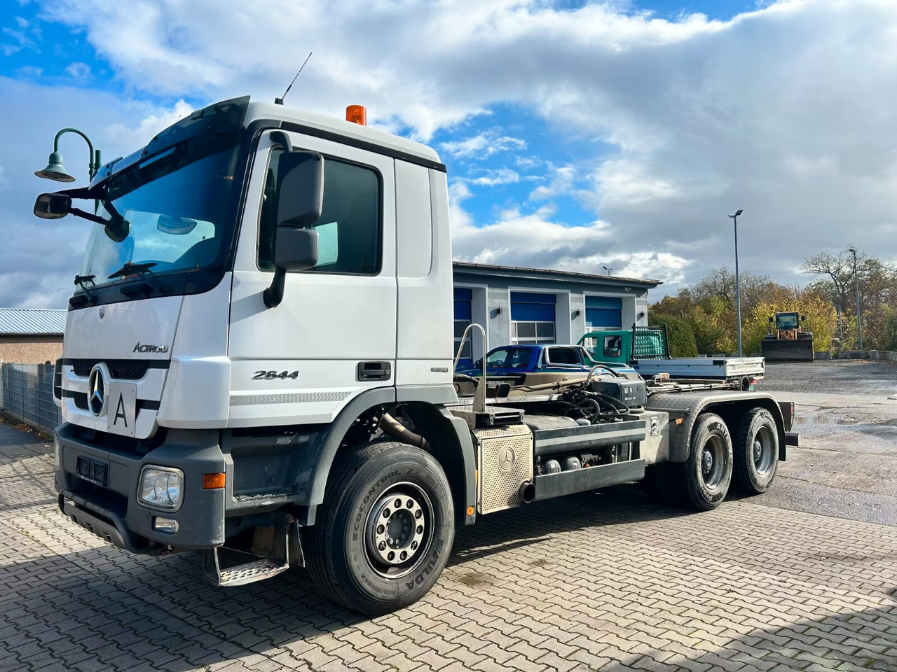 Mercedes-Benz Actros 2644 L 6x4 Actros 2644 L 6x4 - Kabiinišassiiga veoauto: pilt 1 Mercedes-Benz Actros 2644 L 6x4 Actros 2644 L 6x4 - Kabiinišassiiga veoauto: pilt 1