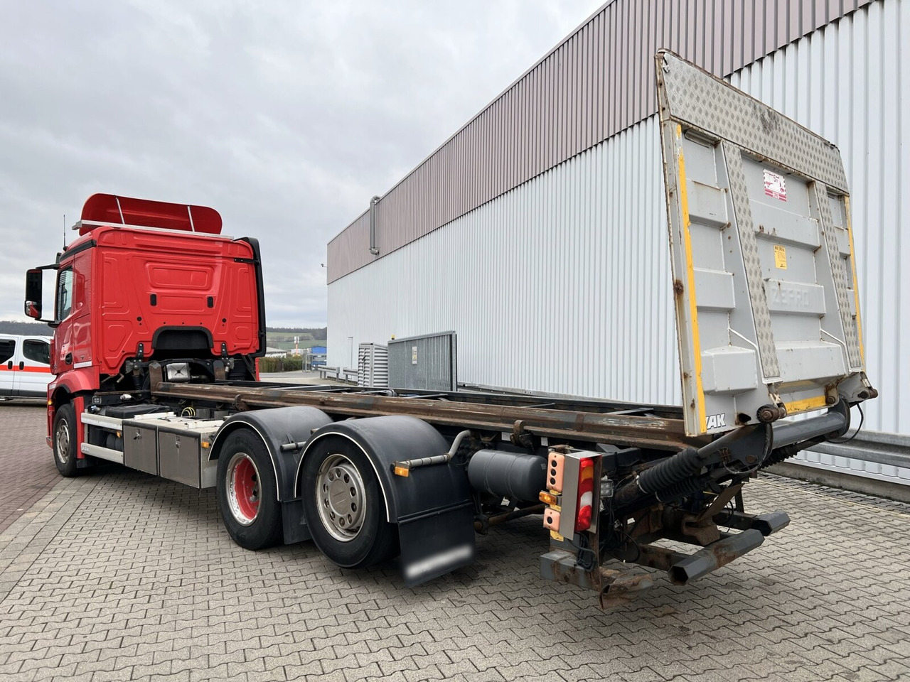 Kabiinišassiiga veoauto Mercedes-Benz Actros 2645 6x2 Actros 2645 6x2, Retarder, Liftachse, AWL, Hiab LBW: pilt 12