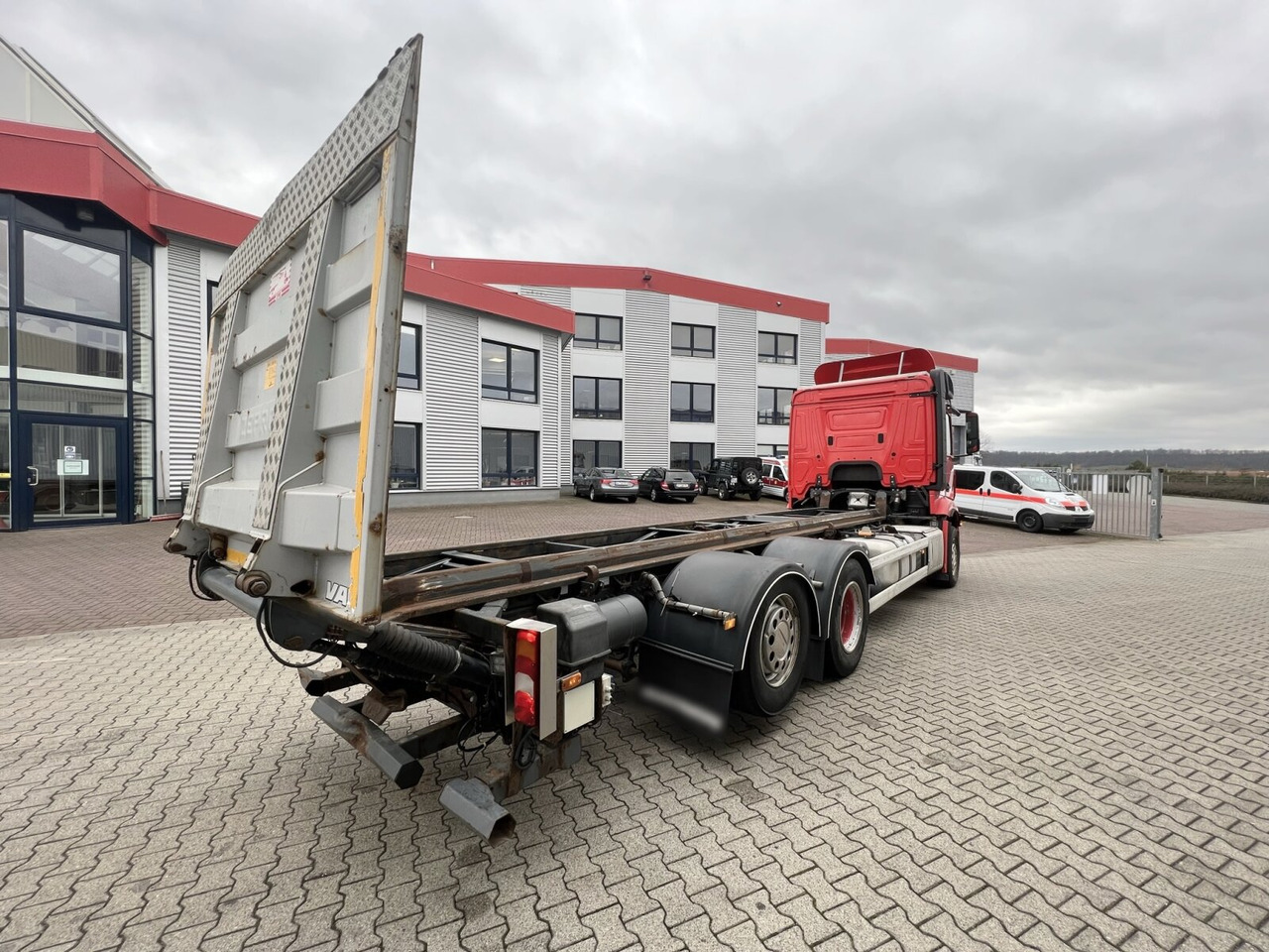 Kabiinišassiiga veoauto Mercedes-Benz Actros 2645 6x2 Actros 2645 6x2, Retarder, Liftachse, AWL, Hiab LBW: pilt 11