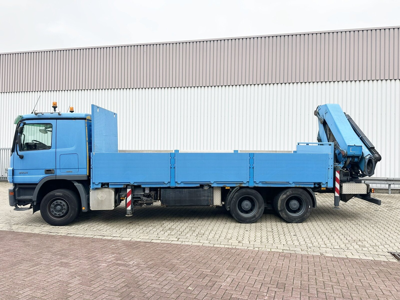 Mercedes-Benz Actros 2741 L 6x4 Actros 2741 L 6x4, Twist-Lock ausz. auf 3m, Heckkran Palfinger PK 42502-D, Funk - Madelveok/ Platvormveok, Kraanaga veoauto: pilt 2 Mercedes-Benz Actros 2741 L 6x4 Actros 2741 L 6x4, Twist-Lock ausz. auf 3m, Heckkran Palfinger PK 42502-D, Funk - Madelveok/ Platvormveok, Kraanaga veoauto: pilt 2