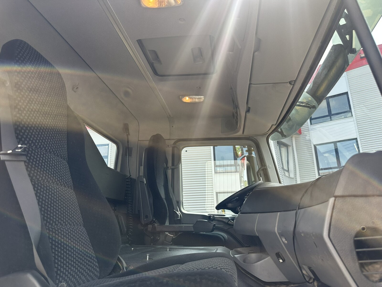 Mercedes-Benz Actros 3348 AK 6x6 Actros 3348 AK 6x6, Bordmatik links - Kallurauto: pilt 5 Mercedes-Benz Actros 3348 AK 6x6 Actros 3348 AK 6x6, Bordmatik links - Kallurauto: pilt 5