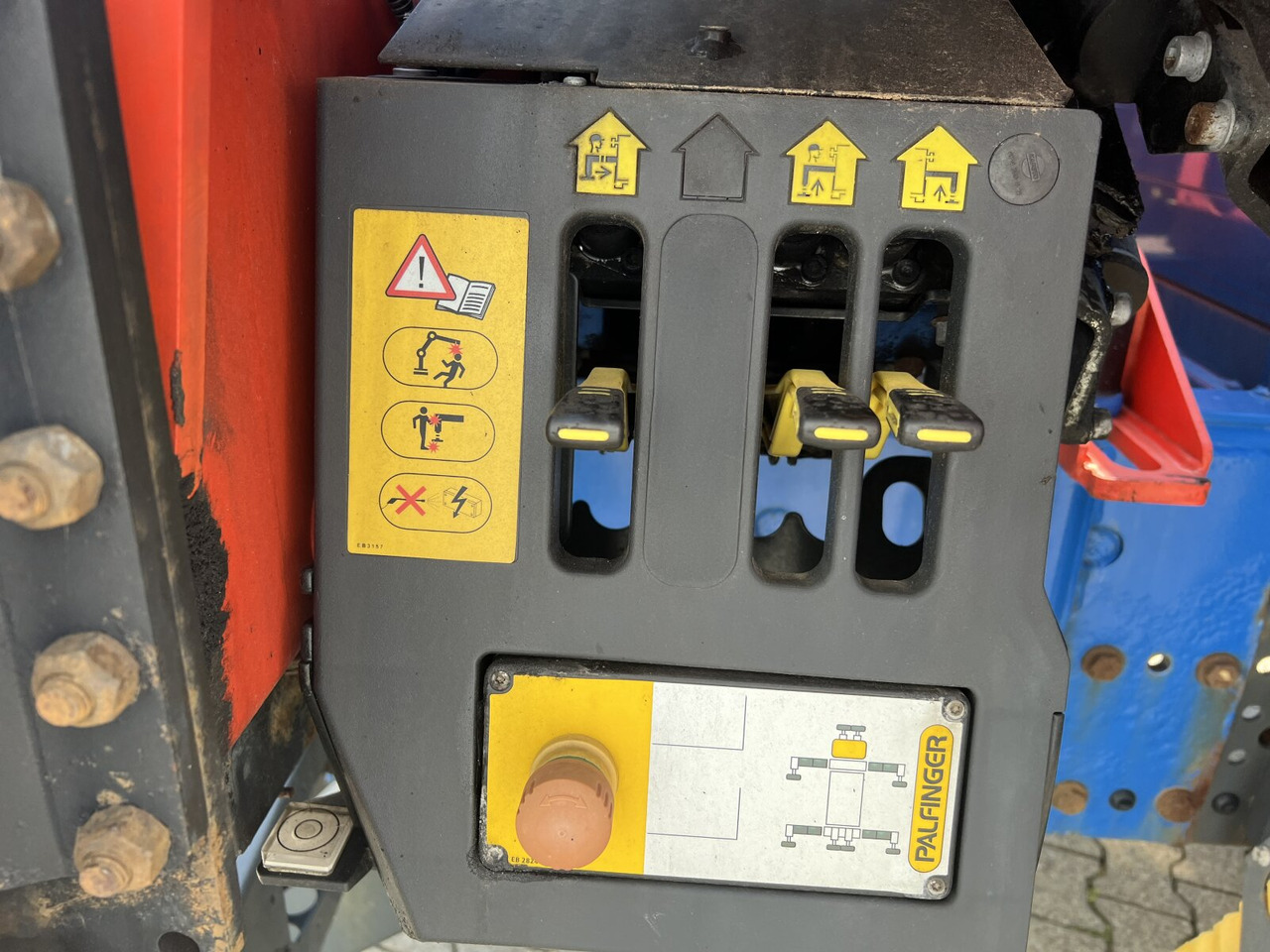 Mercedes-Benz Antos 1836 L 4x2 Antos 1836 L 4x2, Glastransporter, Heckkran Palfinger Pk 12002-EH, Funk - Kraanaga veoauto: pilt 3 Mercedes-Benz Antos 1836 L 4x2 Antos 1836 L 4x2, Glastransporter, Heckkran Palfinger Pk 12002-EH, Funk - Kraanaga veoauto: pilt 3