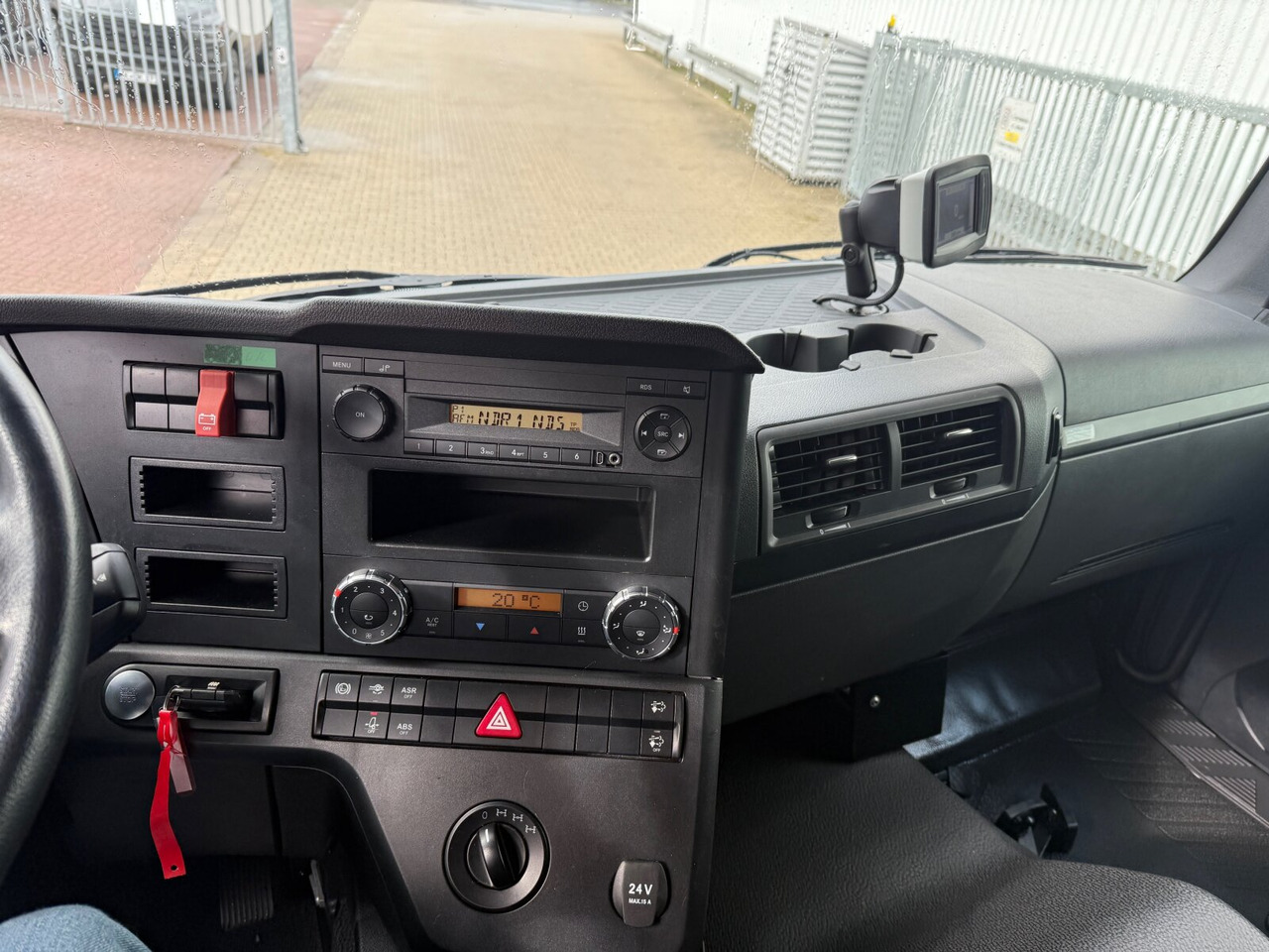 Mercedes-Benz Arocs 1827/30 A 4x4 Arocs 1827/30 A 4x4, Ex-! - Madelveok/ Platvormveok: pilt 2 Mercedes-Benz Arocs 1827/30 A 4x4 Arocs 1827/30 A 4x4, Ex-! - Madelveok/ Platvormveok: pilt 2