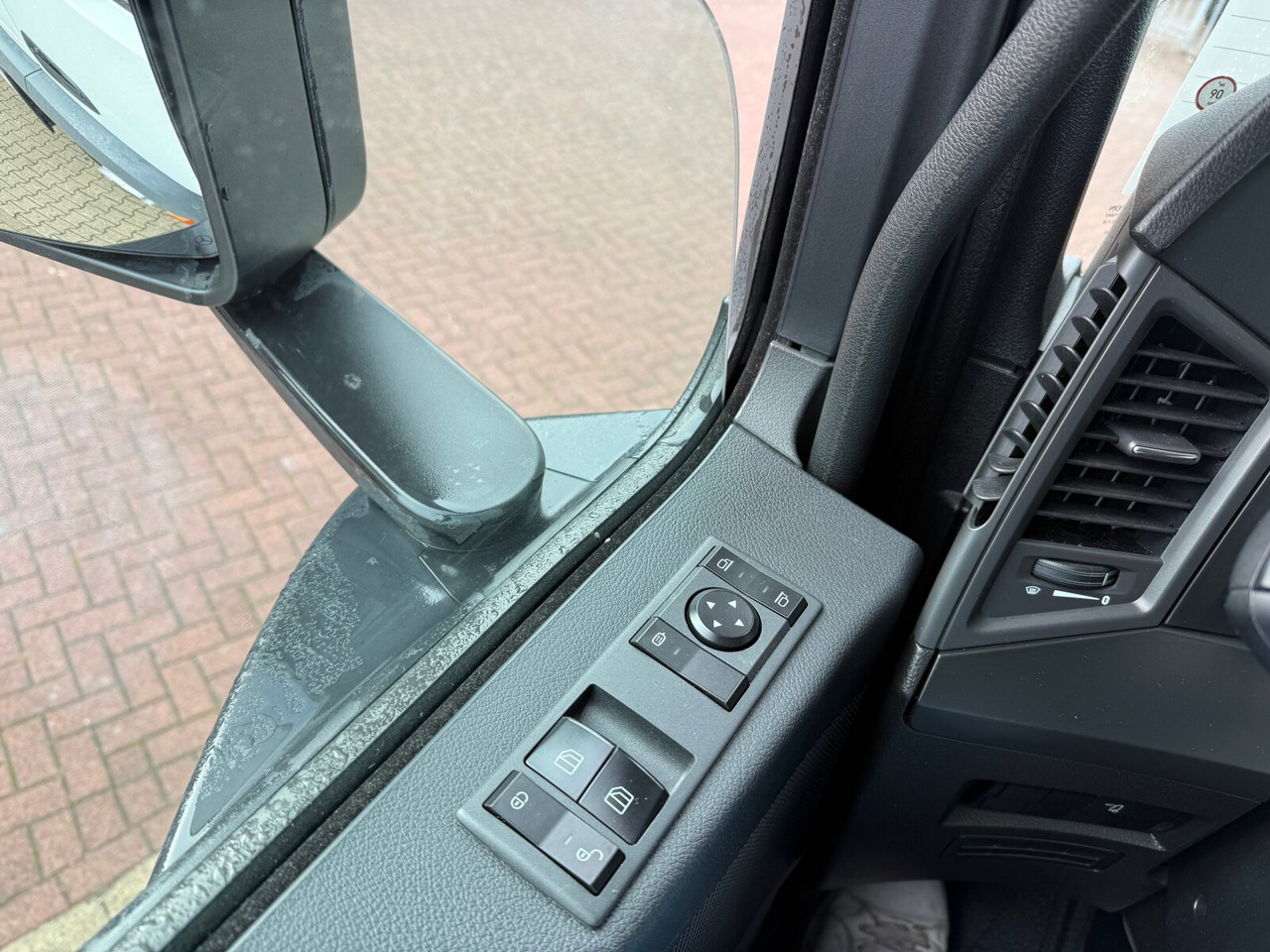 Mercedes-Benz Arocs 1827/30 A 4x4 Arocs 1827/30 A 4x4, mehrfach vorhanden! - Kabiinišassiiga veoauto: pilt 2 Mercedes-Benz Arocs 1827/30 A 4x4 Arocs 1827/30 A 4x4, mehrfach vorhanden! - Kabiinišassiiga veoauto: pilt 2