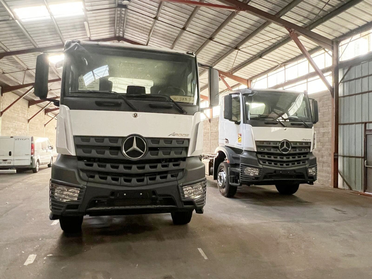 Mercedes-Benz Arocs 1840 K 4x2 Arocs 1840 K 4x2, MultimediaCockpit, 2x Nebenantrieb, NMV & Motorabtrieb - Kabiinišassiiga veoauto: pilt 2 Mercedes-Benz Arocs 1840 K 4x2 Arocs 1840 K 4x2, MultimediaCockpit, 2x Nebenantrieb, NMV & Motorabtrieb - Kabiinišassiiga veoauto: pilt 2