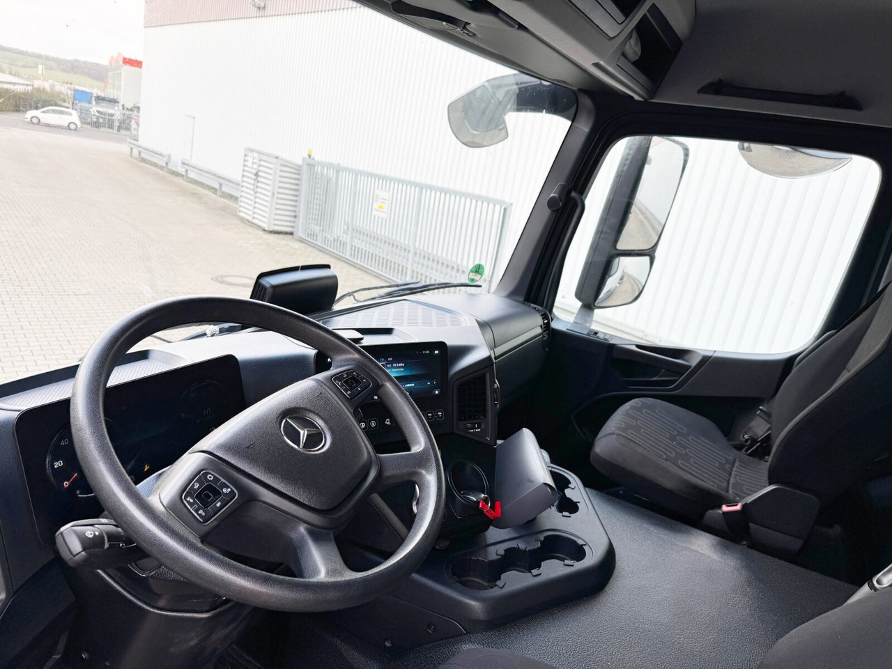 Mercedes-Benz Arocs 1840 L 4x2 Arocs 1840 L 4x2, MultimediaCockpit, Navi - Kabiinišassiiga veoauto: pilt 2 Mercedes-Benz Arocs 1840 L 4x2 Arocs 1840 L 4x2, MultimediaCockpit, Navi - Kabiinišassiiga veoauto: pilt 2