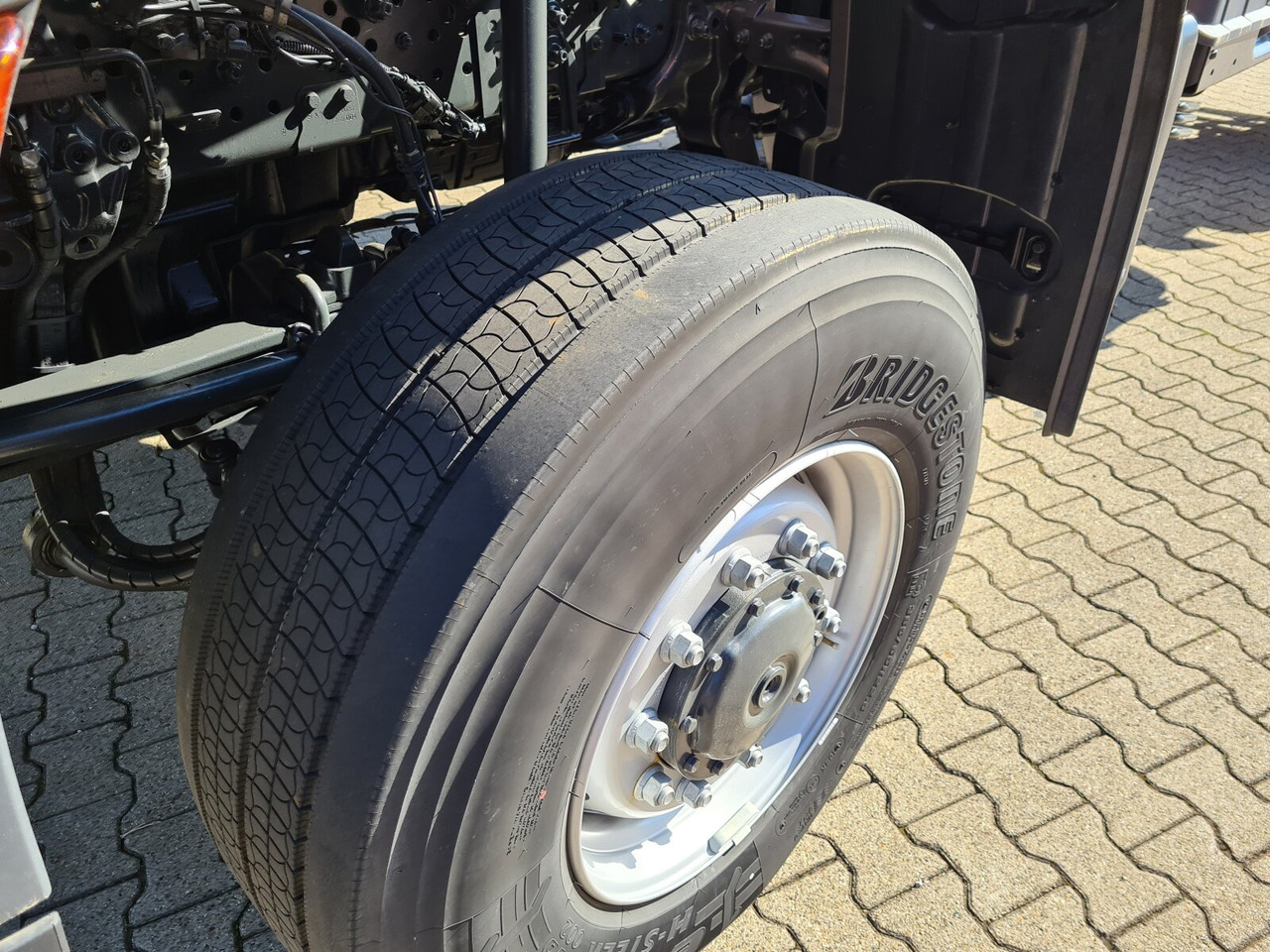 Mercedes-Benz Arocs 2033 A 4x4 Arocs 2033 A 4x4, Grounder, Motorabtrieb - Kabiinišassiiga veoauto: pilt 4 Mercedes-Benz Arocs 2033 A 4x4 Arocs 2033 A 4x4, Grounder, Motorabtrieb - Kabiinišassiiga veoauto: pilt 4