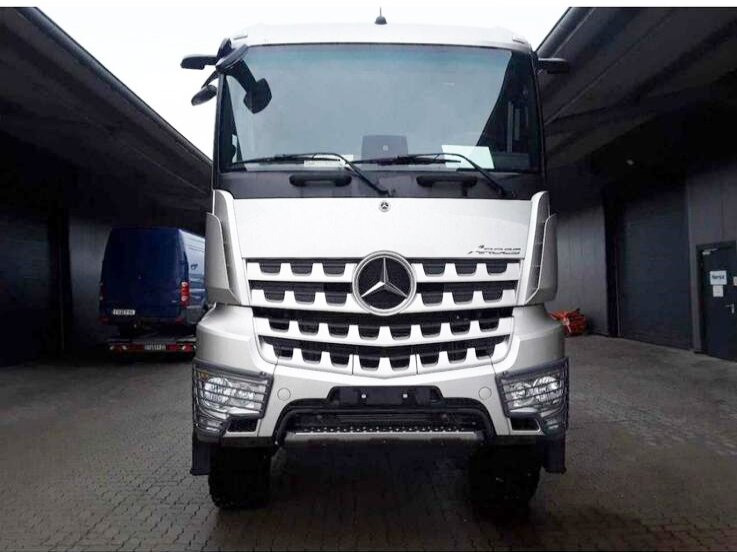 Mercedes-Benz Arocs 2053 A 4x4 Arocs 2053 A 4x4, Grounder, MirrorCam, Multimedia Cockpit, Navi - Kabiinišassiiga veoauto: pilt 2 Mercedes-Benz Arocs 2053 A 4x4 Arocs 2053 A 4x4, Grounder, MirrorCam, Multimedia Cockpit, Navi - Kabiinišassiiga veoauto: pilt 2