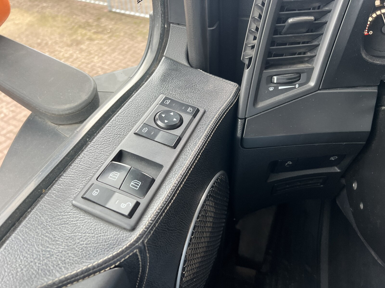 Mercedes-Benz Arocs 2552 L 6x2 Arocs 2552 L 6x2, Lenk-/Liftachse - Konkstõstukiga veoauto: pilt 3 Mercedes-Benz Arocs 2552 L 6x2 Arocs 2552 L 6x2, Lenk-/Liftachse - Konkstõstukiga veoauto: pilt 3