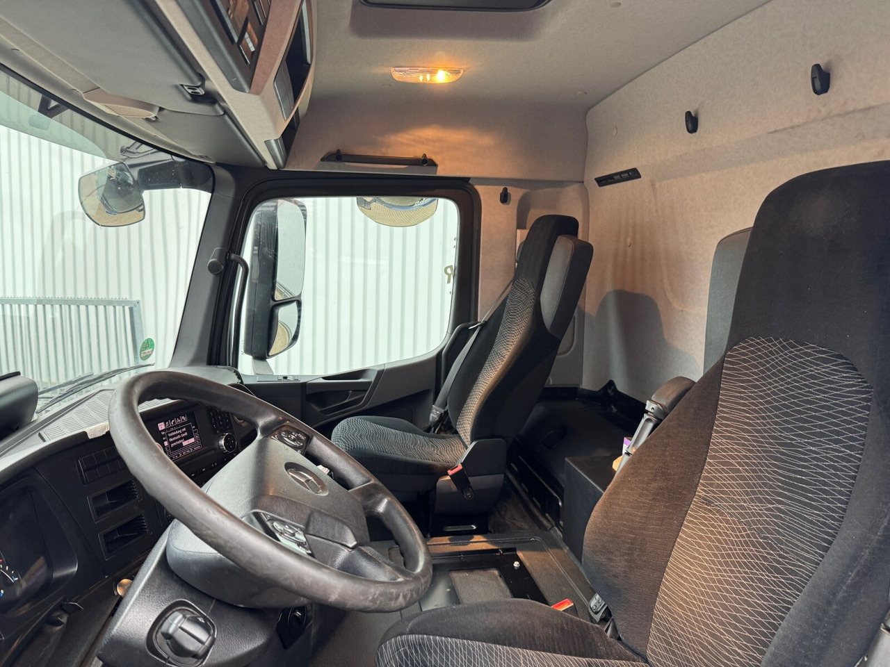 Mercedes-Benz Arocs 2642 6x4 Arocs 2642 6x4 mit Heckkran Atlas AK 186.3 V-2 - Kraanaga veoauto, Madelveok/ Platvormveok: pilt 4 Mercedes-Benz Arocs 2642 6x4 Arocs 2642 6x4 mit Heckkran Atlas AK 186.3 V-2 - Kraanaga veoauto, Madelveok/ Platvormveok: pilt 4