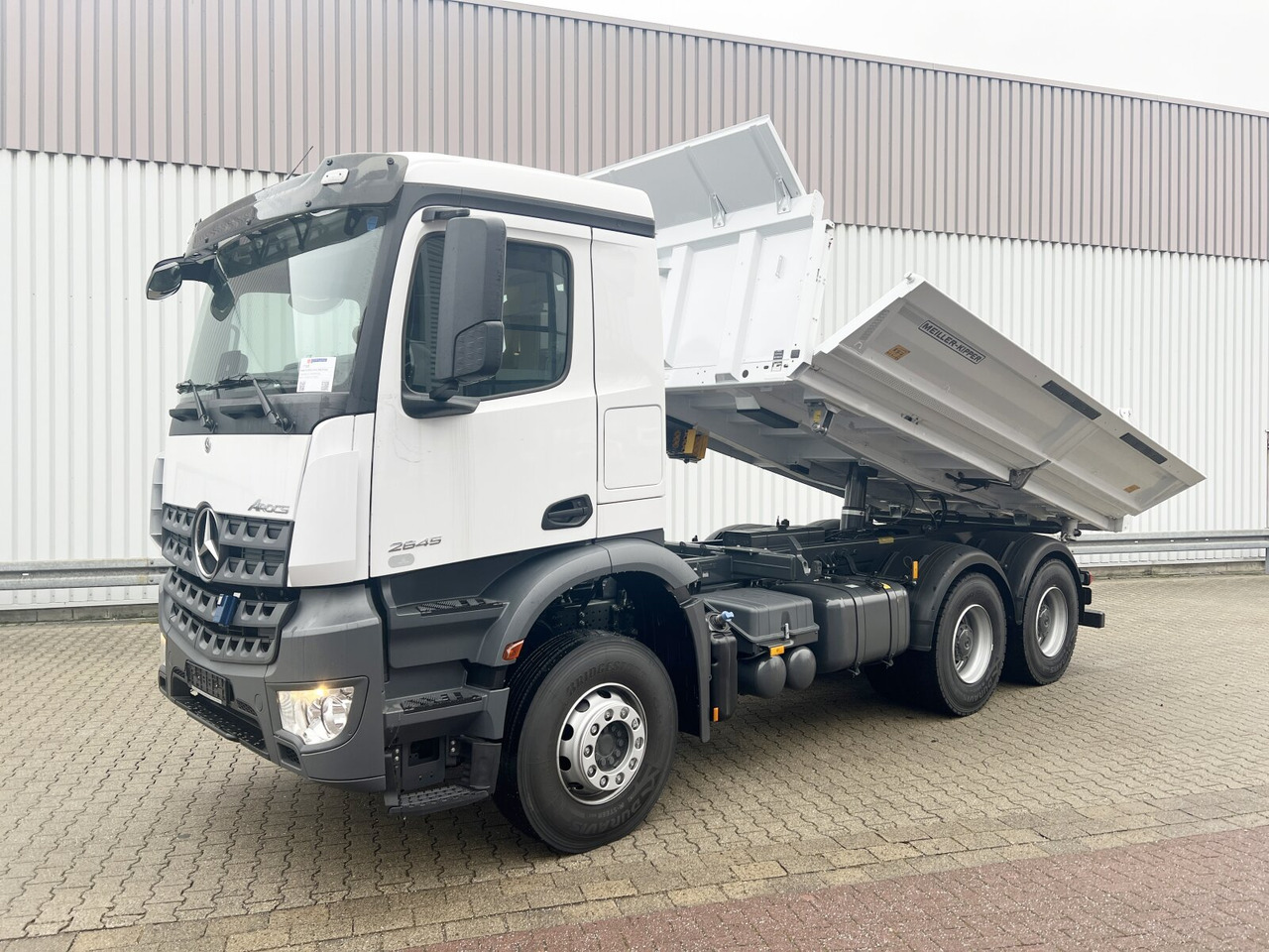 Mercedes-Benz Arocs 2645 K 6x4 Arocs 2645 K 6x4, MultimediaCockpit, Bordmatik links - Kallurauto: pilt 1 Mercedes-Benz Arocs 2645 K 6x4 Arocs 2645 K 6x4, MultimediaCockpit, Bordmatik links - Kallurauto: pilt 1