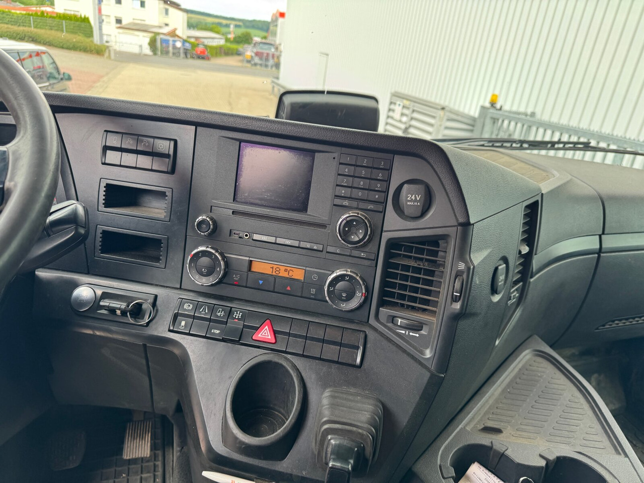 Mercedes-Benz Arocs 2651 L 6x4 Arocs 2651 L 6x4, Retarder, StreamSpace - Kabiinišassiiga veoauto: pilt 2 Mercedes-Benz Arocs 2651 L 6x4 Arocs 2651 L 6x4, Retarder, StreamSpace - Kabiinišassiiga veoauto: pilt 2