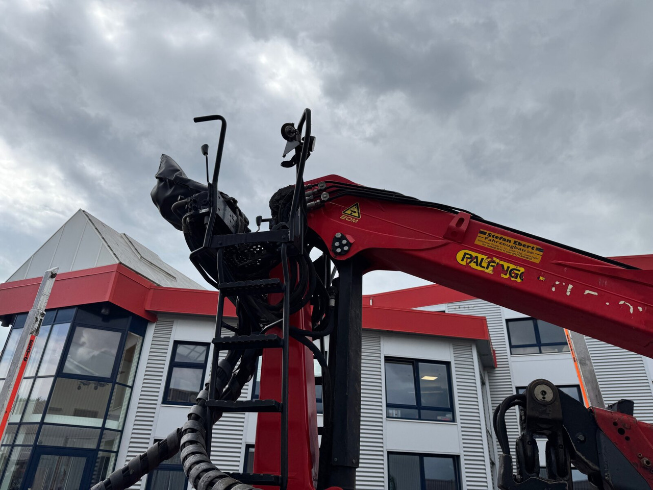Mercedes-Benz Arocs 2651 L 6x4 Arocs 2651 L 6x4, Retarder, StreamSpace, Heckkran Epsilon M120L80 - Metsaveok, Kraanaga veoauto: pilt 2 Mercedes-Benz Arocs 2651 L 6x4 Arocs 2651 L 6x4, Retarder, StreamSpace, Heckkran Epsilon M120L80 - Metsaveok, Kraanaga veoauto: pilt 2
