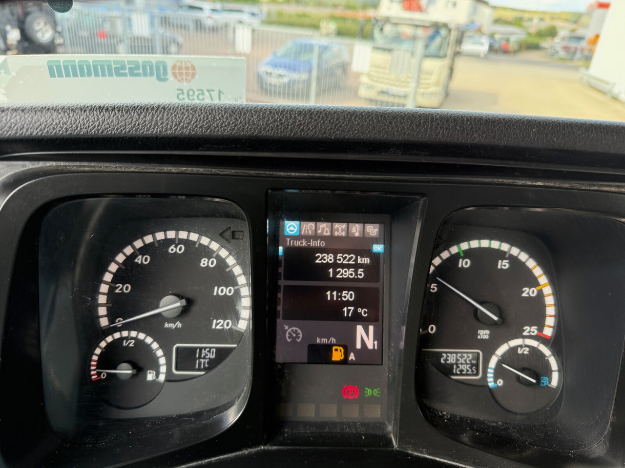 Mercedes-Benz Arocs 3240 8x4 Arocs 3240 8x4, 9 cbm Liebherr HTM 904 F - Autobetoonisegisti: pilt 4 Mercedes-Benz Arocs 3240 8x4 Arocs 3240 8x4, 9 cbm Liebherr HTM 904 F - Autobetoonisegisti: pilt 4
