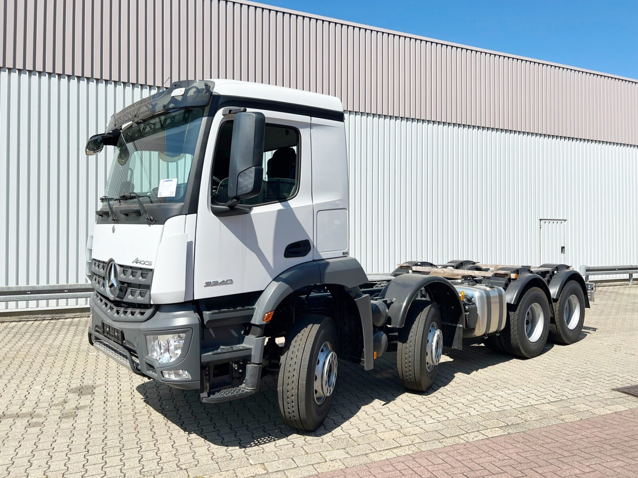 Mercedes-Benz Arocs 3240 8x4 Arocs 3240 8x4 - Kabiinišassiiga veoauto: pilt 1 Mercedes-Benz Arocs 3240 8x4 Arocs 3240 8x4 - Kabiinišassiiga veoauto: pilt 1