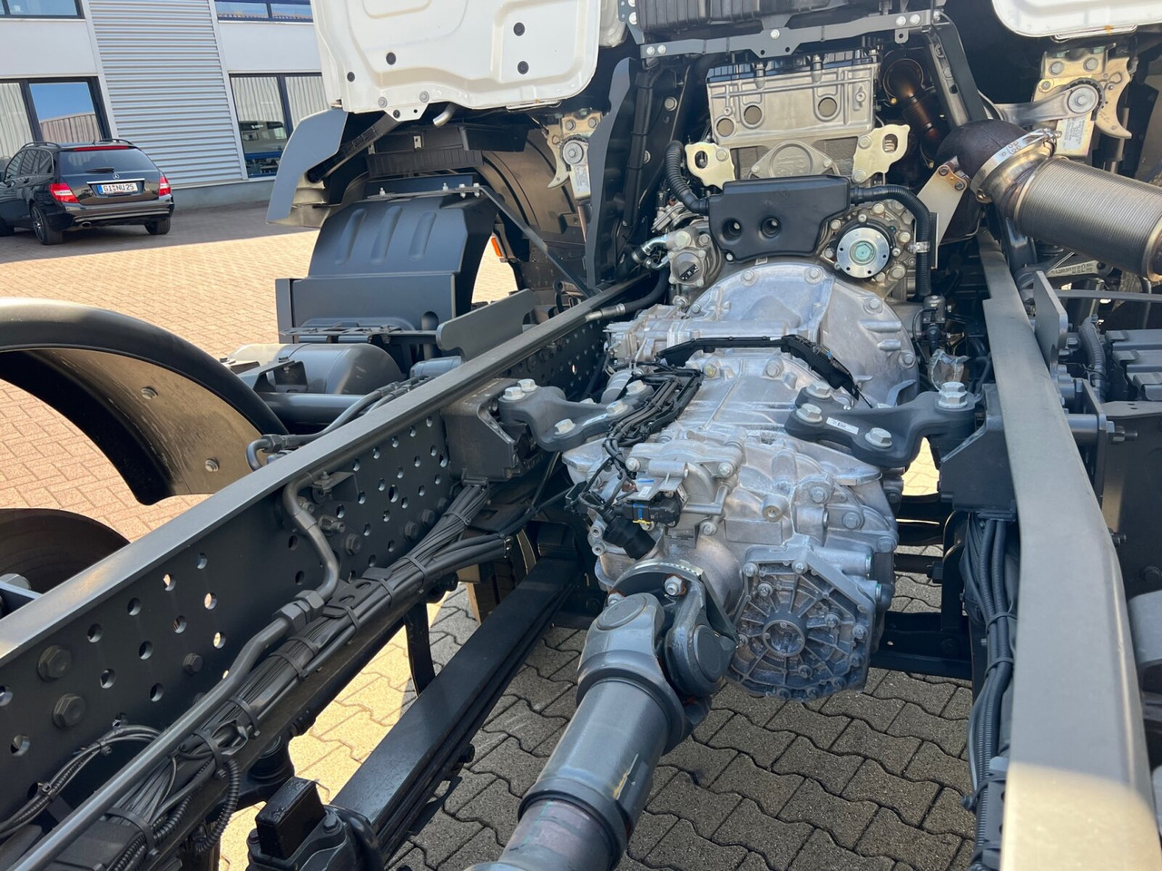 Mercedes-Benz Arocs 3240 8x4 Arocs 3240 8x4, Meiller 3-Seiten Kipper, ca. 14m³ liising Mercedes-Benz Arocs 3240 8x4 Arocs 3240 8x4, Meiller 3-Seiten Kipper, ca. 14m³: pilt 9
