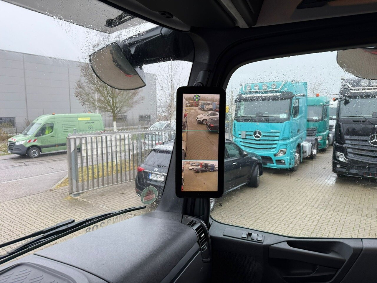 Mercedes-Benz Arocs 3243 B 8x4/4 Arocs 3243 B 8x4/4, MirrorCam, MultimediaCockpit, Navi, Betonmischer Intermix ca. 9m³ - Autobetoonisegisti: pilt 3 Mercedes-Benz Arocs 3243 B 8x4/4 Arocs 3243 B 8x4/4, MirrorCam, MultimediaCockpit, Navi, Betonmischer Intermix ca. 9m³ - Autobetoonisegisti: pilt 3