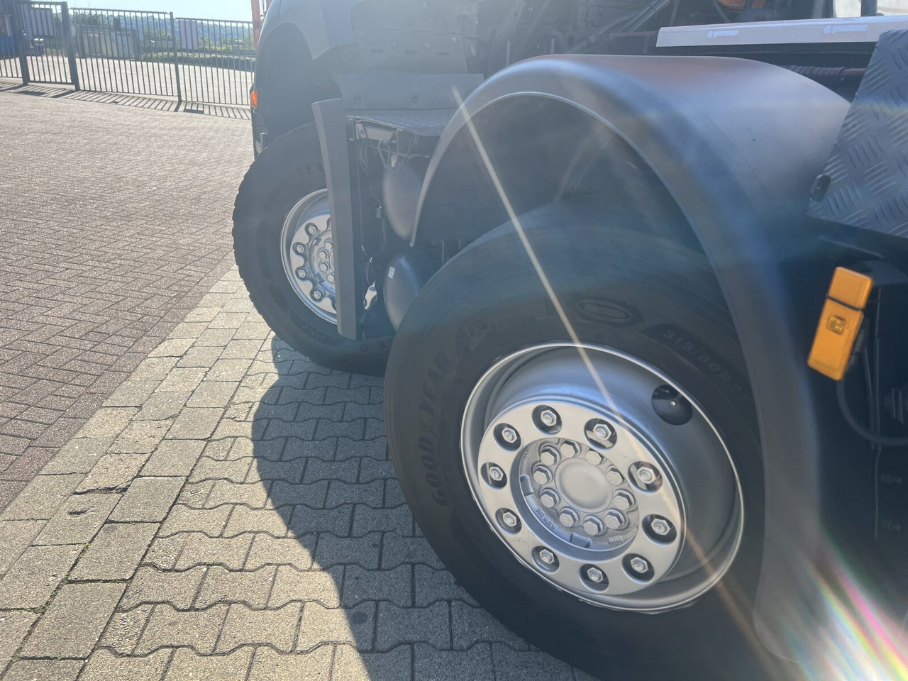 Mercedes-Benz Arocs 3243 LK 8x4/4 Arocs 3243 LK 8x4/4, Motorabtrieb - Konkstõstukiga veoauto: pilt 2 Mercedes-Benz Arocs 3243 LK 8x4/4 Arocs 3243 LK 8x4/4, Motorabtrieb - Konkstõstukiga veoauto: pilt 2