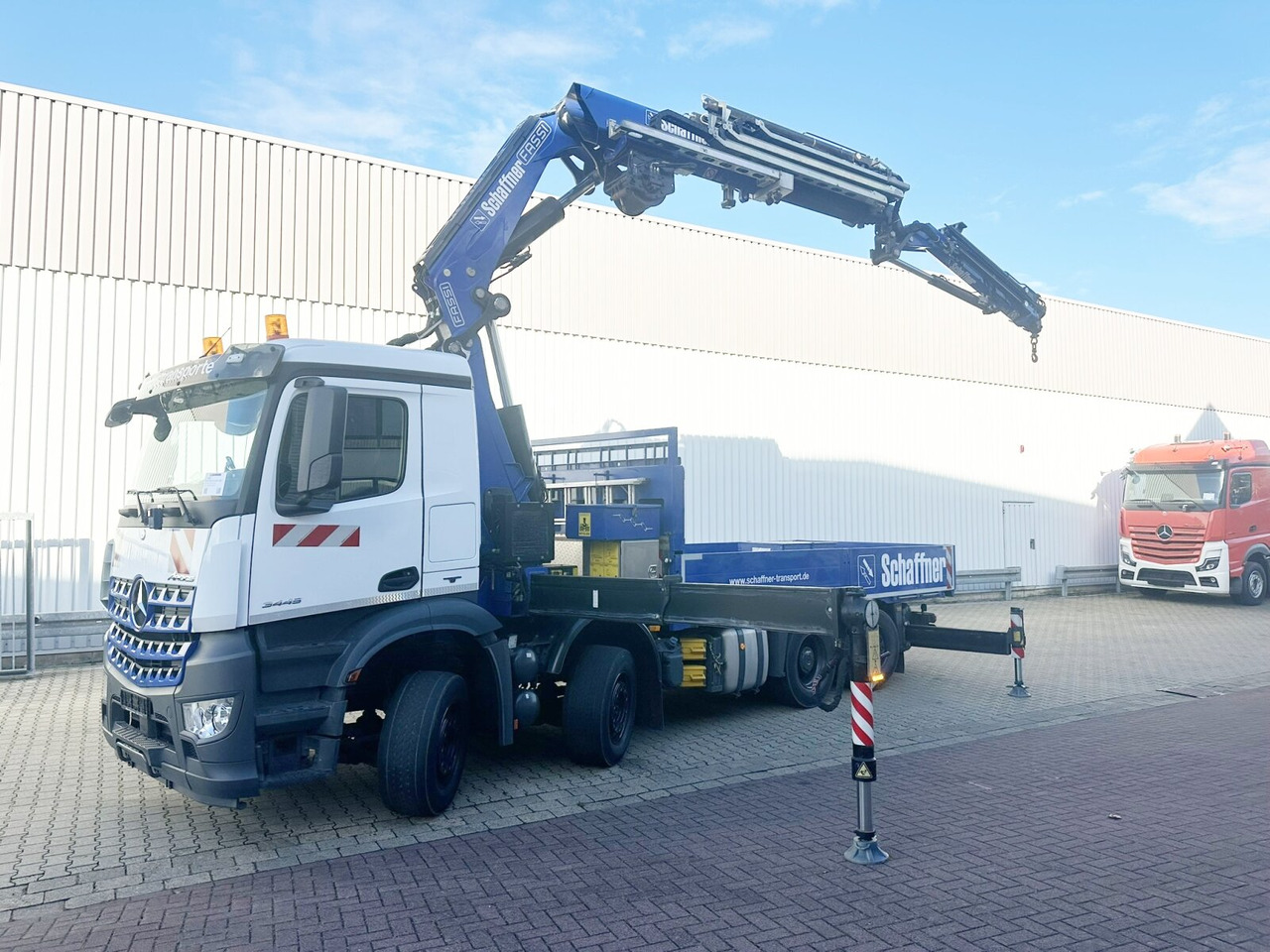 Mercedes-Benz Arocs 3245 L 8x2/6 Arocs 3245 L 8x2/6, Kran Fassi F 545 RA 2.26 XE, Jib, Funk 29,7 m - 400 kg - Kraanaga veoauto, Madelveok/ Platvormveok: pilt 1 Mercedes-Benz Arocs 3245 L 8x2/6 Arocs 3245 L 8x2/6, Kran Fassi F 545 RA 2.26 XE, Jib, Funk 29,7 m - 400 kg - Kraanaga veoauto, Madelveok/ Platvormveok: pilt 1