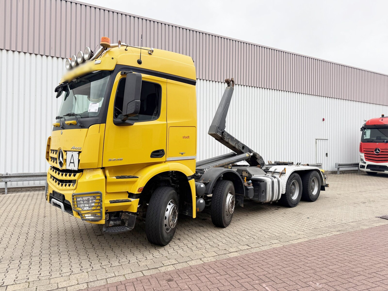 Mercedes-Benz Arocs 3245 LK 8x4/4 Arocs 3245 LK 8x4/4, Navi, Motorabtrieb, Meiller RK 30.67, Funk - Konkstõstukiga veoauto: pilt 1 Mercedes-Benz Arocs 3245 LK 8x4/4 Arocs 3245 LK 8x4/4, Navi, Motorabtrieb, Meiller RK 30.67, Funk - Konkstõstukiga veoauto: pilt 1
